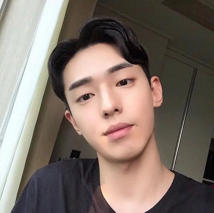 封纨佳悦